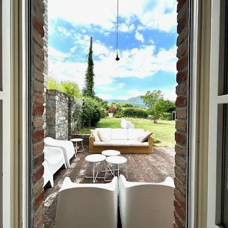 לינה וארוחת בוקר Antico Casale Di 4*